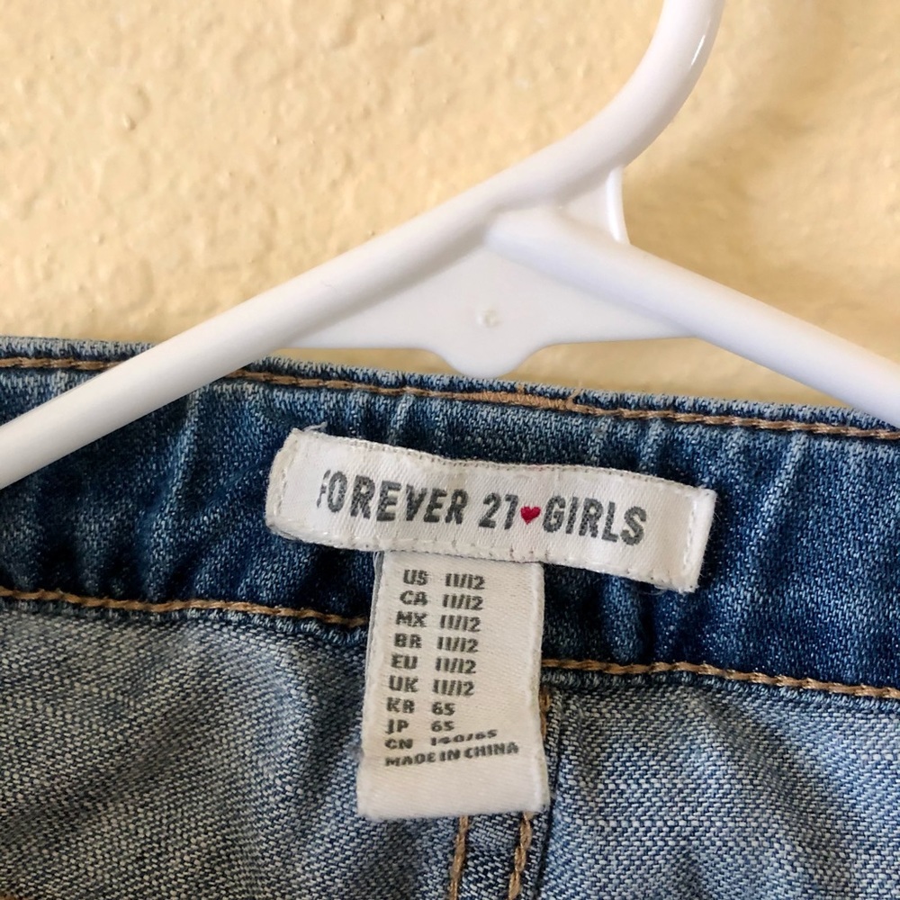 FOREVER 21 RIPPED JEANS - Picture 4 of 4